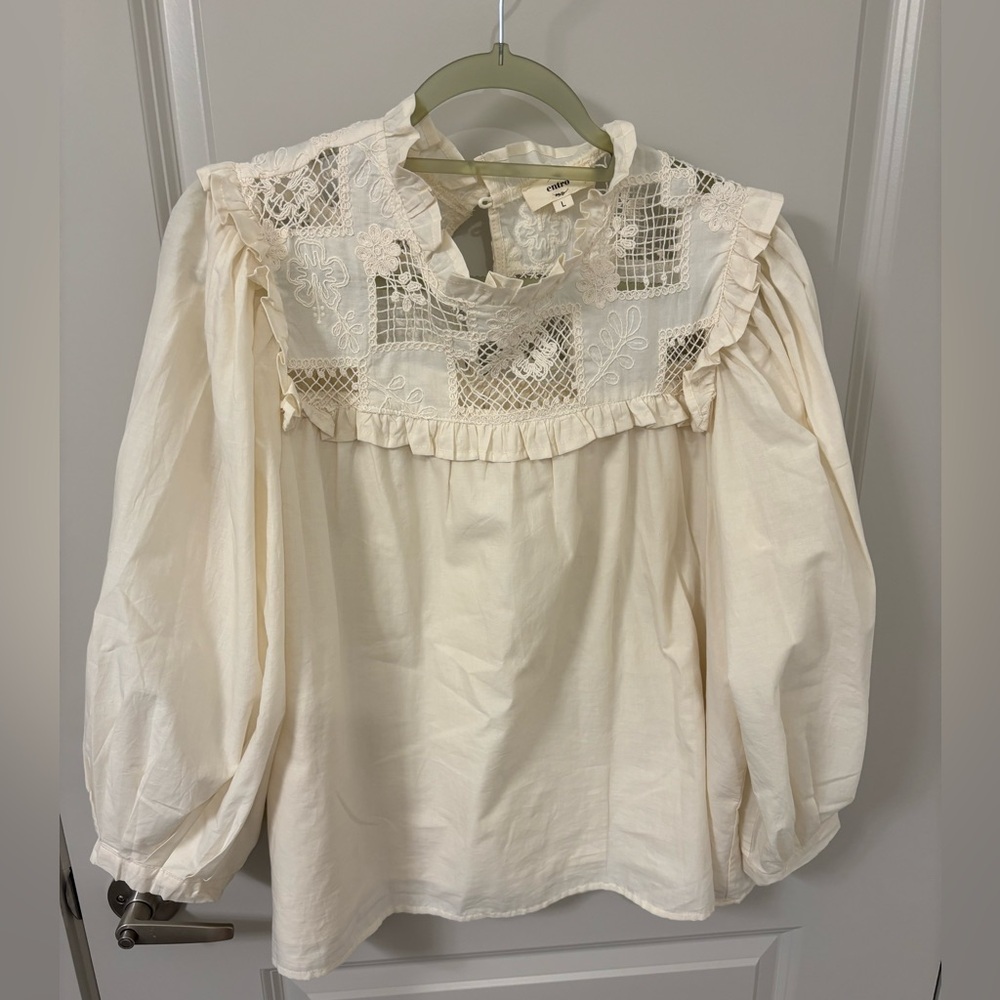 Entro Cream Lace Blouse with Ruffle on edge Sleeves. Lrg. New! Worn once.